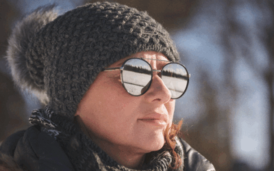 A importância dos óculos de sol no inverno.